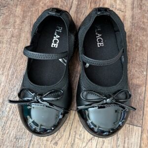 Children's Place black ballet flats size 7